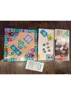 COMPLETE - 1986 THE FAMILY TIES GAME Board Game Apple Street Alex Mallory Keaton